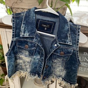 RUE 21 Crop Denim VEST MEDIUM destruction NEVER WORN